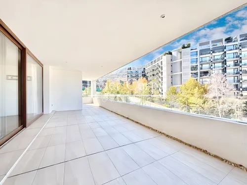 Departamento Primer Piso Con Jardin