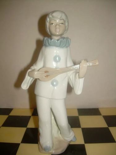 Figura De Porcelana Casades Joven Con Mandolina En Buen Esta