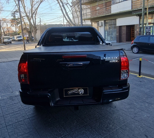 Imagen 12 de 17 de Toyota Hilux 2016 2.8 Cd Srx 177cv 4x4 At