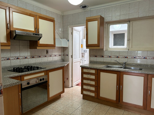 Acogedora Casa Sólida De Un Piso, Excelente Sector De Ñuñoa