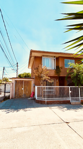 Casa Frente A Colegio San Agustin!