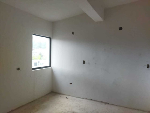 Imagen 14 de 24 de Maria Vende Casa En Urbanización Guataparo