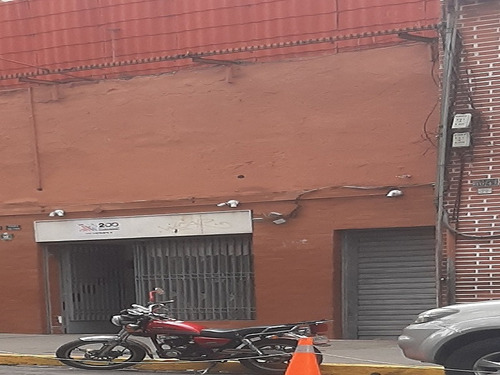 Venta De Casa/hotel Mas 2 Locales A Pie De Call, En El Centro De Caracas Se Escuchan Ofertas 