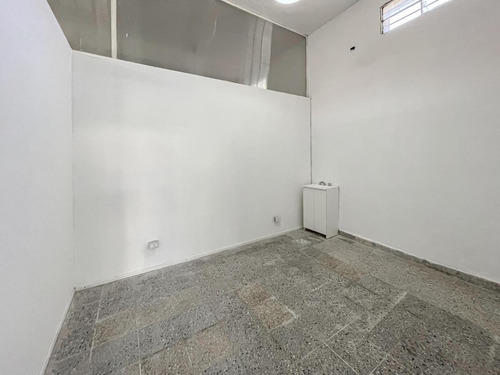 Imagen 22 de 30 de Local Comercial Apto Clínica Con 19 Privados