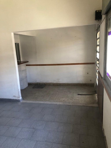 Venta Ph 2 Ambientes A Refaccionar Lanús