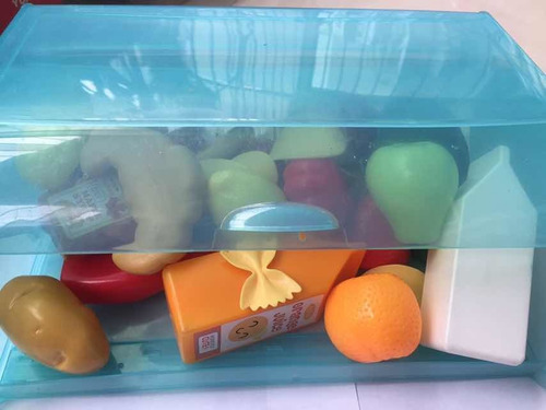 Cocina De Juguete Y Caja Con Accesorios