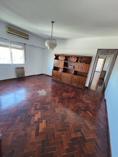 Alquiler. Departamento 3 Ambientes. Sin Cochera. Edificio 8. Villa Celina.