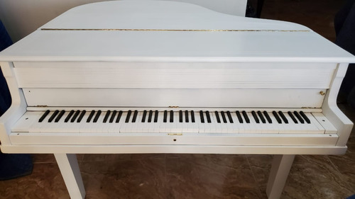 Piano Blanco  Hermosisimo De Un Cuarto De Cola 