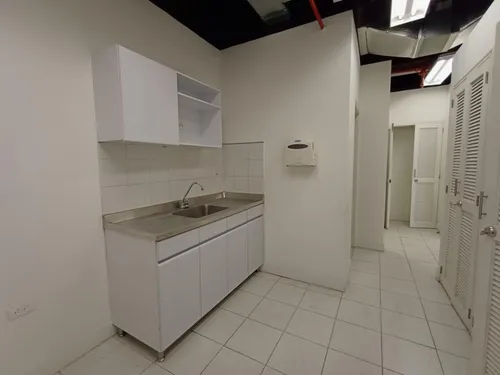 Local En Arriendo/venta En Chico Norte Ii. Cod V1087033