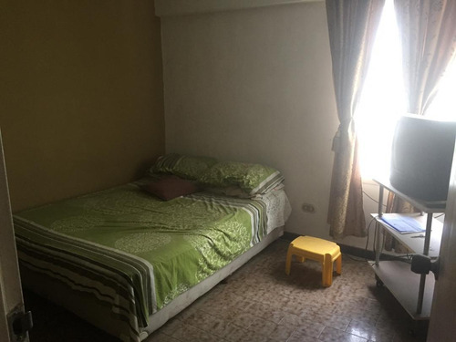 Imagen 10 de 14 de Se Vende Apartamento En La Urb. El Paraíso Los Verdes (negociable)