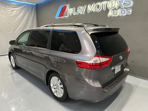 Toyota Sienna 3.5 Limited At