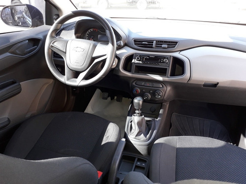 Imagen 9 de 14 de Chevrolet Onix 2017 1.4 Joy Ls + 98cv