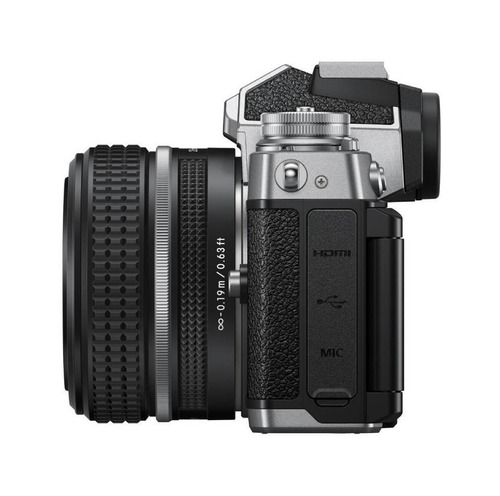 Nikon Kit Z fc + lente 28mm f/2.8 SE sin espejo color negro