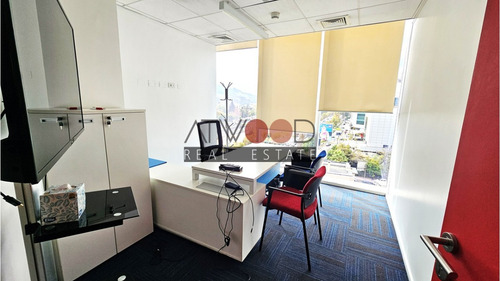 Amoblada 277 M2, 25 Puestos, 2 Privados - Metro L.leones