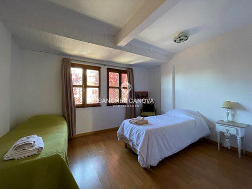 Imagen 10 de 14 de Casa Chalet En Venta Ubicado En Centro De Bariloche, Bariloche, Patagonia
