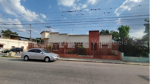 Se Vende Casa En El Centro De Barquisimeto     Cod: 24-19280