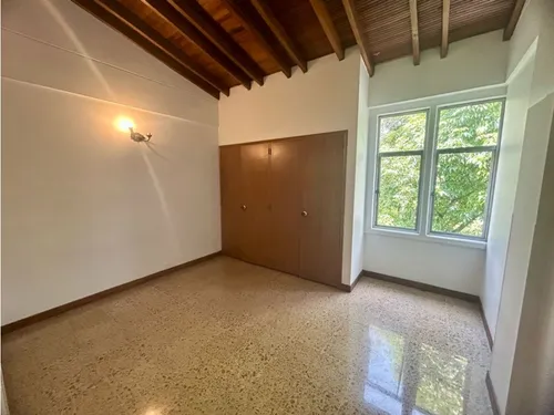 Sé Vende Apartamento Duplex En Laureles Excelente Para Reformar