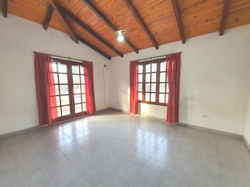 Imagen 11 de 16 de Casa Venta - 4 Dormitorios - Granadero Baigorria