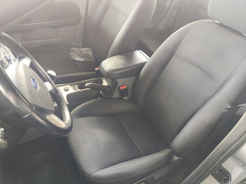 Ford Focus Focus 1.6 GL 16V FLEX 4P MANUAL