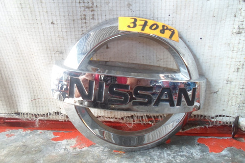 Emblema Nissan 37089