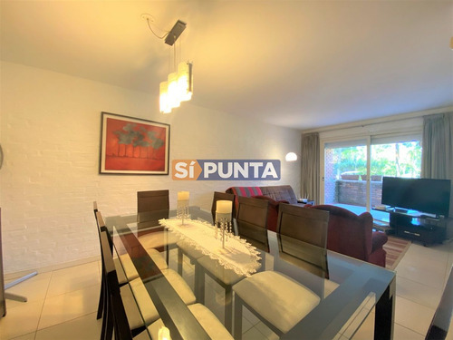 Imagen 2 de 15 de Punta Del Este, 2 Dormitorios Y 2 Baños, Cochera, Terraza Y Parrillero.
