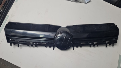 Parrilla Frente Volkswagen Fox Suran 2015 En Adela Original