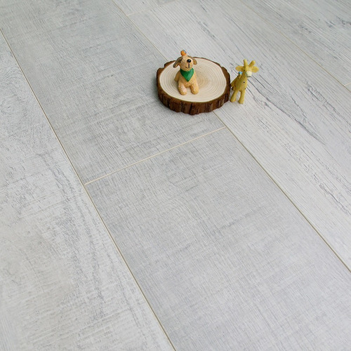 Imagen 5 de 10 de Piso Flotante / Laminado Alto Transito Biselado Premium