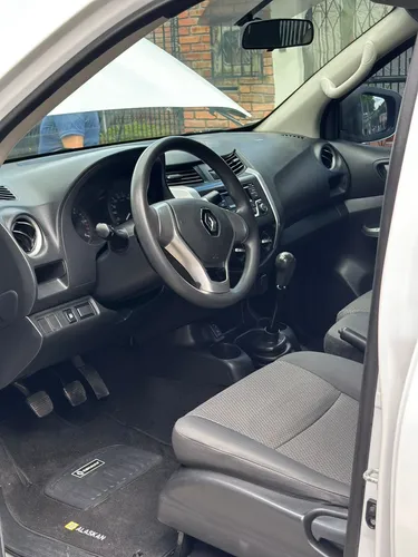 Renault Alaskan 2.5 Zen