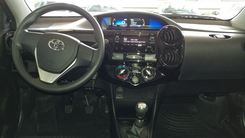 Toyota Etios 1.5 Sedan X