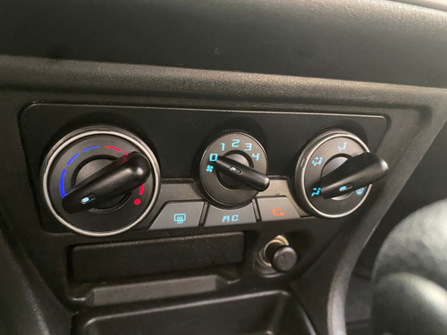 Mitsubishi Pajero TR4 2.0 4X2 16V 140CV FLEX 4P AUTOMÁTICO