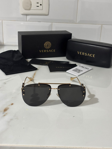Lentes De Sol Versace Originales Unisex Clásico Negro Negro Negro Dorado (Usado)