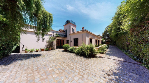 Imagen 1 de 30 de Venta De Lindísima Casa Colonial En Las Lomas De San Isidro