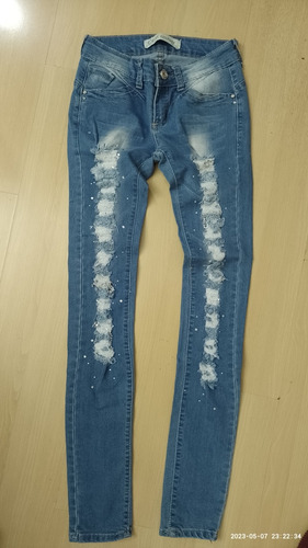 Pantalón Jean Elastizado Con Brillos. Talle 34. 