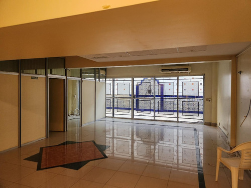 Local Comercial En Alquiler | Av Santa Fe 2564, Recoleta, Caba | 87 M²