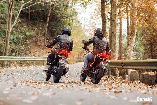 Imagen 20 de 25 de Benelli Tnt 150 I Con Regalo Financia Delcar Motos ®