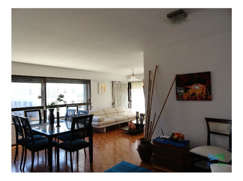 Apartamento En Peninsula, 3 Dormitorios *