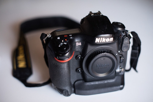 Nikon D4 Corpo