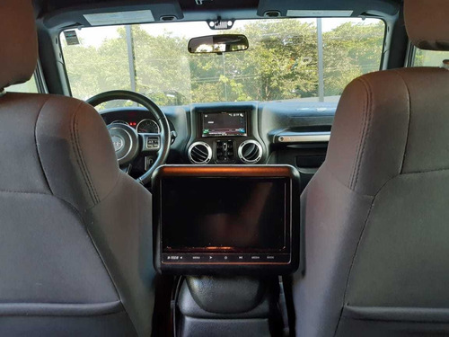 Jeep Wrangler Sahara 2011