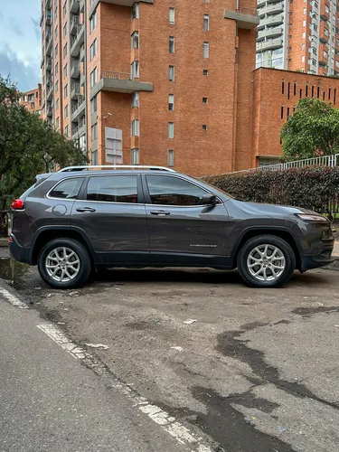 Jeep Cherokee 3.2 Longitude Plus