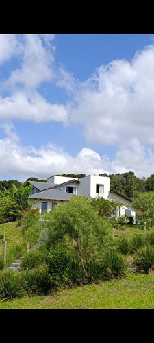 Linda Chácara Com Excelente Localização