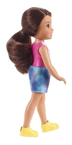Imagem 3 de 6 de Boneca Barbie Chelsea Morena Shorts Tie-dye - Mattel Ms
