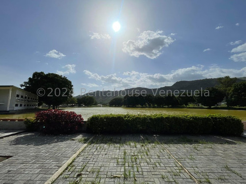 En Venta Negocio Restaurante En El Circulo Militar Las Delicias Maracay Todo Operativo Con Vista Al Lago Para Tus Eventos Kg