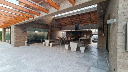 Con Patio , 2d,2b Est Y Bod - 125 M2 Totales
