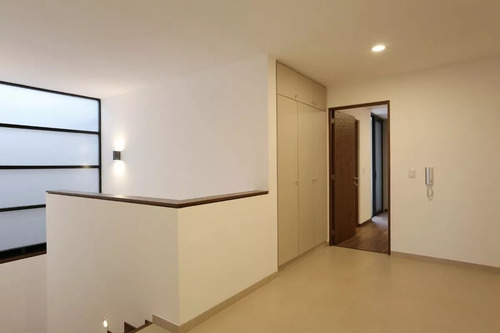 Residencia De Autor En Fracc. La Vista, 4ta Recámara En P.b, Alberca, 4 Baños