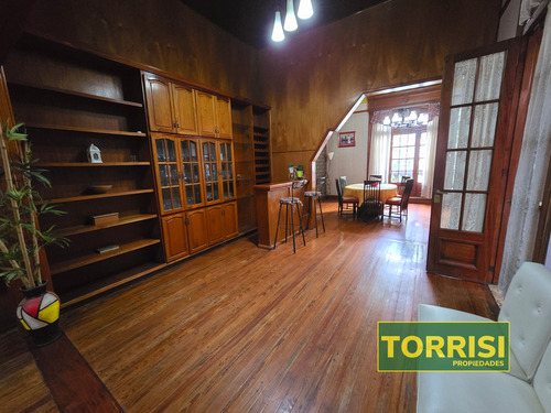 Venta - 5 Amb Ph C/patio Y Cochera/local - Campichuelo 300
