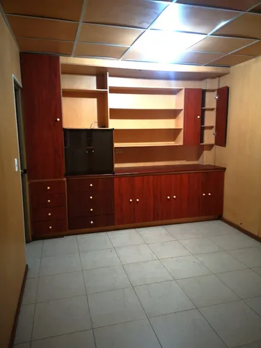 Bodega Amplia E Iluminada