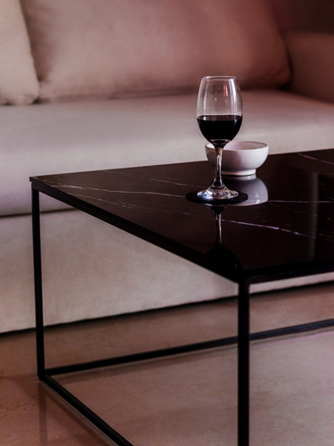 Imagen 2 de 7 de Mesa Ratona Simil Marmol Con Est. Hierro Estilo Industrial