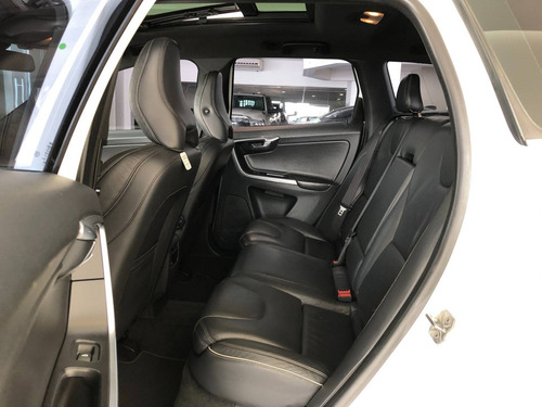 Volvo Xc60 2.0 T5 R Design Turbo Gasolina 4p Automático