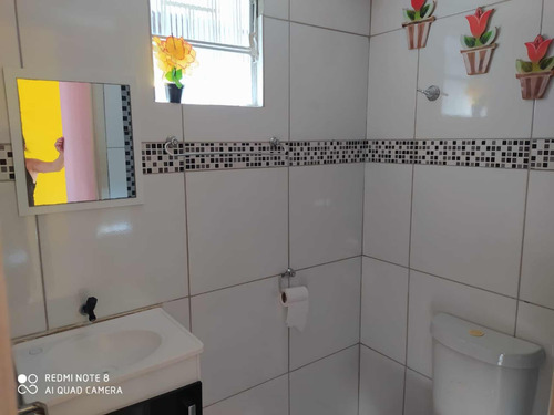Casa Grande Com 2 Salas E 2 Quartos.