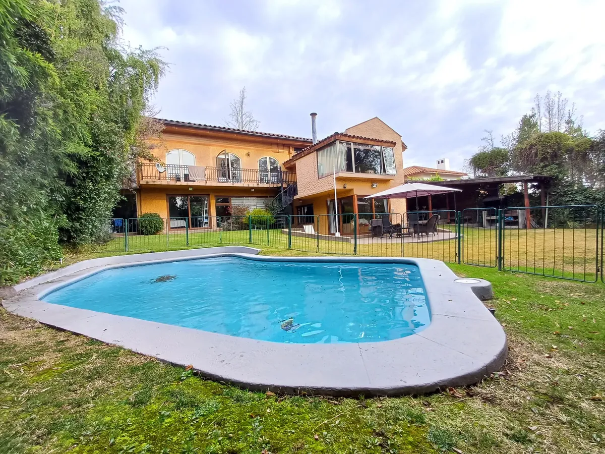 Imagen 2 de 20 de Gran Casa Familiar En San Carlos De Apoquindo